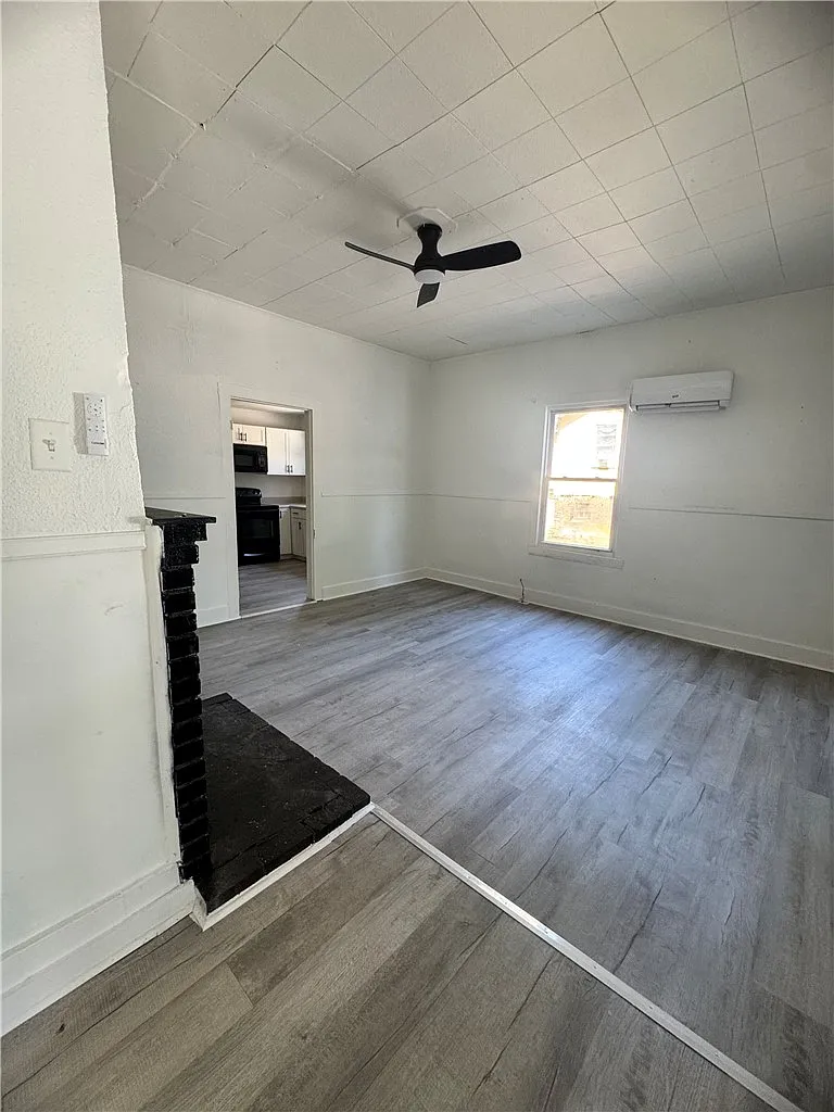 2 bed, 1.0 bath, $80,000 — Photo 2