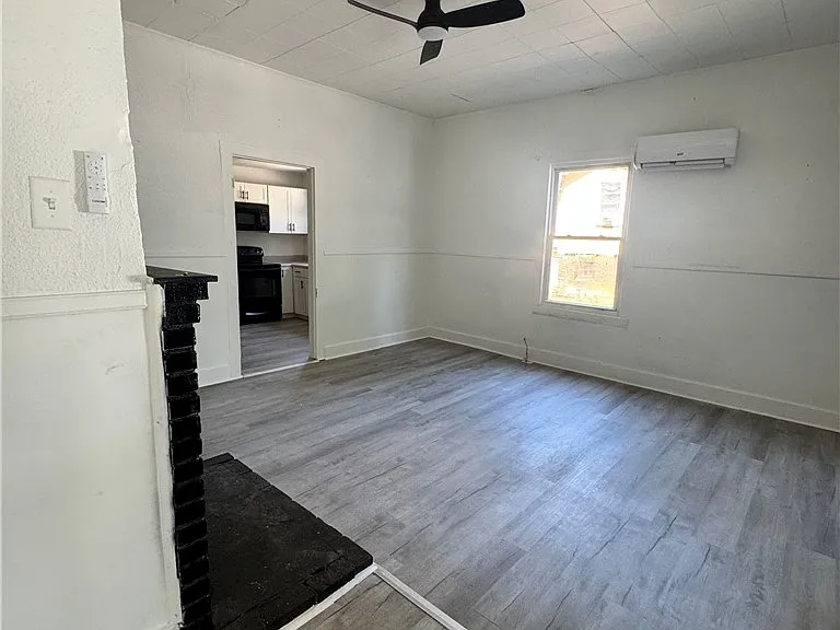6 Riverside St — Photo 2