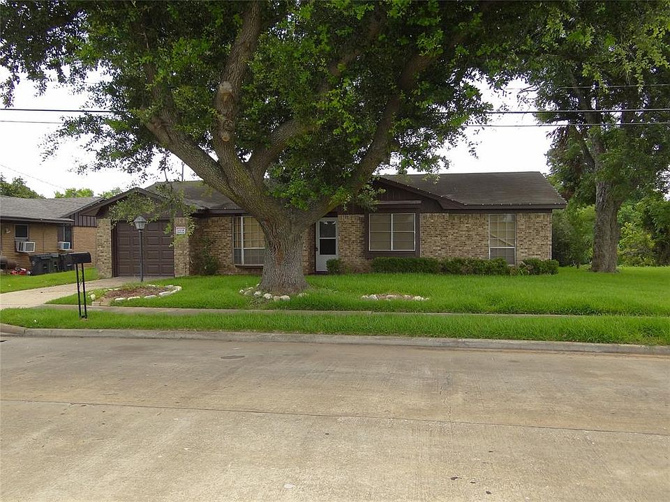 1st image of 318 Guyer St