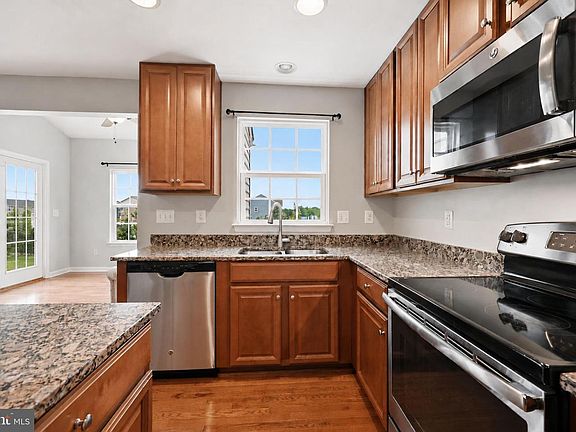 5th image of 229 Mountain Laurel Blvd