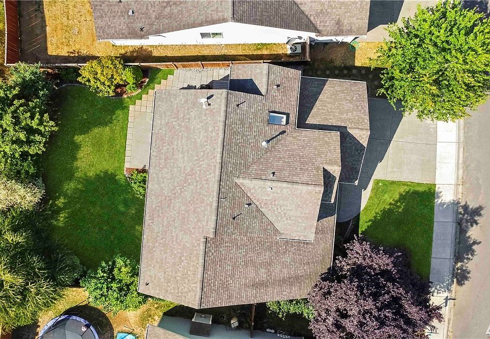 2nd image of 10601 180th Ave E