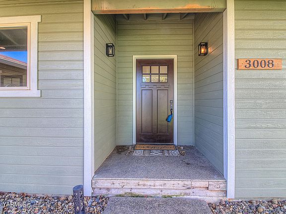 4th image of 3008 W Logan Ave