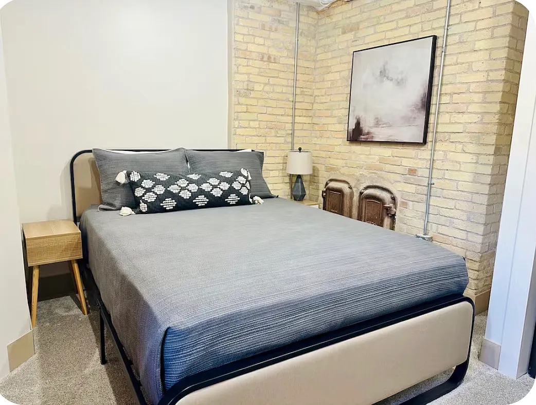 2 bed, 1080 sqft, $2,600 — Photo 1