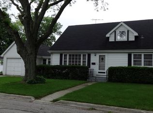 528 N Ellsworth St, Naperville, IL 60563