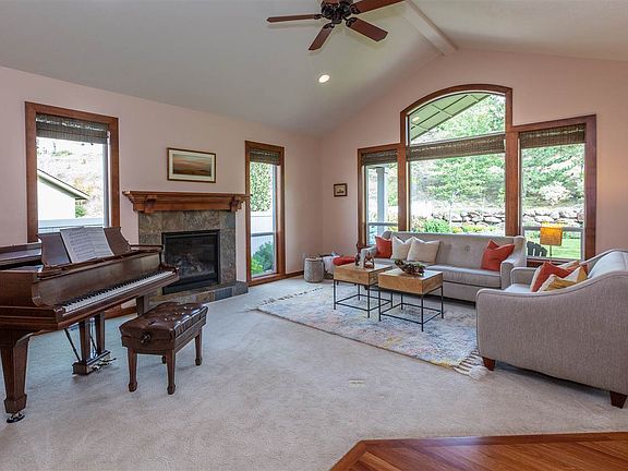 3rd image of 5803 S Laurel Crest Ct