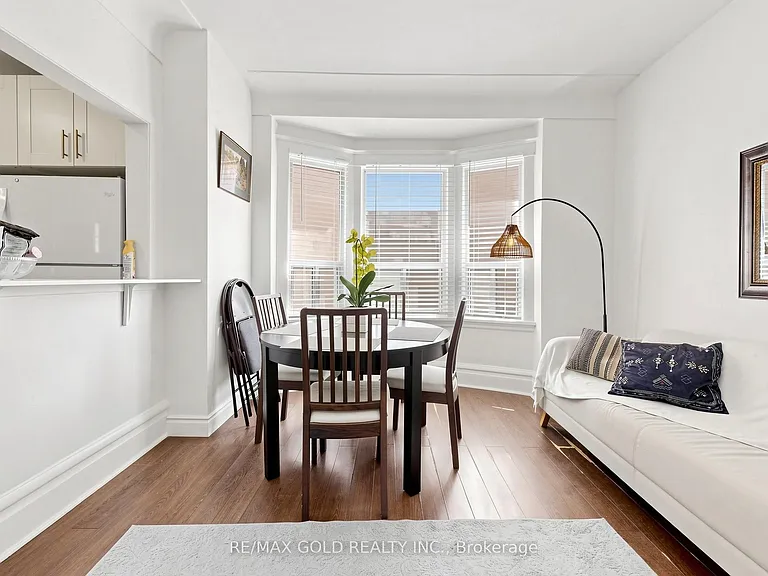 746 King St W — Photo 10