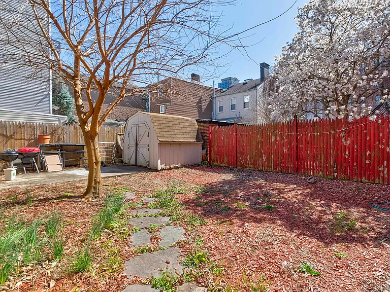 78 Erie St #2 — Photo 14
