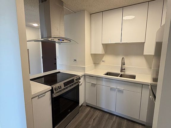 4th image of 1535 Pensacola St APT 208