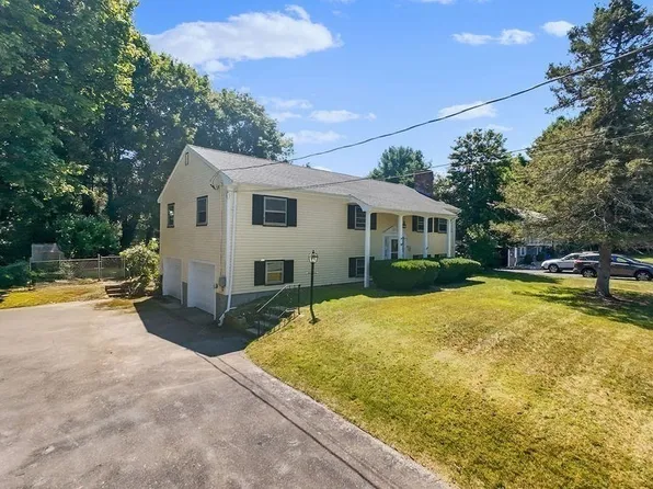 14 Cranberry Way, Marion, MA 02738