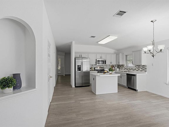 4th image of 17400 Bottle Springs Ln