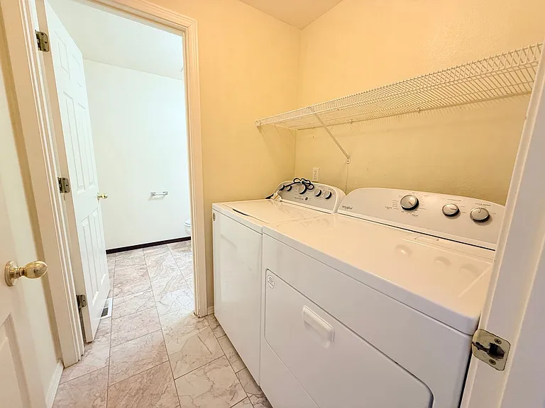 2914 SW 214th Ave — Photo 5