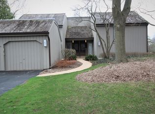 83 Thornhill Ln APT A, Barrington, IL 60010