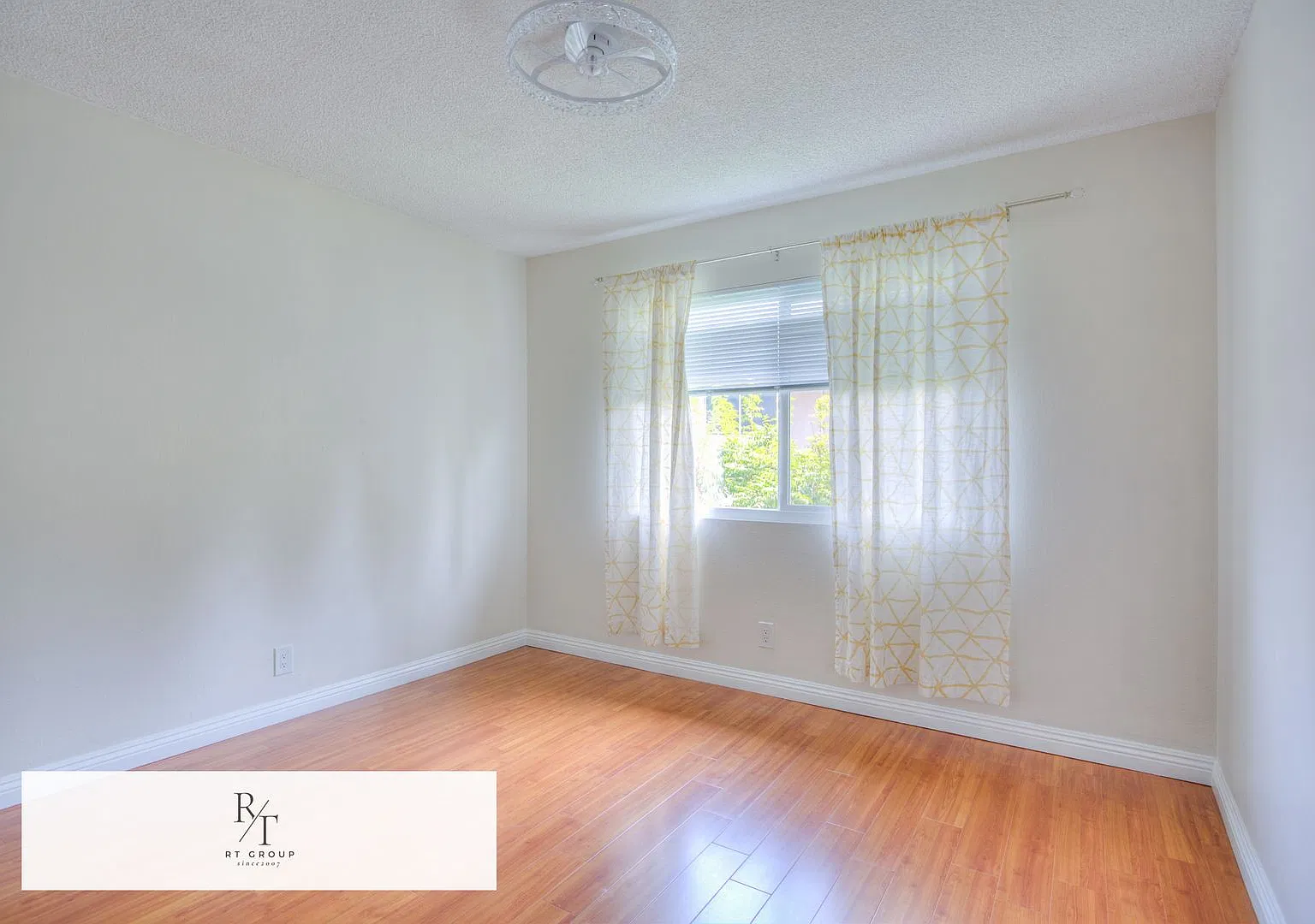 Newly Remodeled 2 Bed / 1 Bath Apartment For Rent! — Photo 3