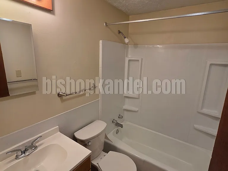 1614 Crystal Ave — Photo 9