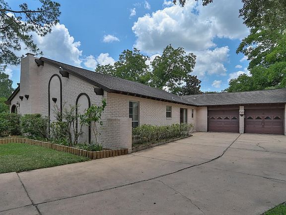 2nd image of 600 Briarwilde Ct