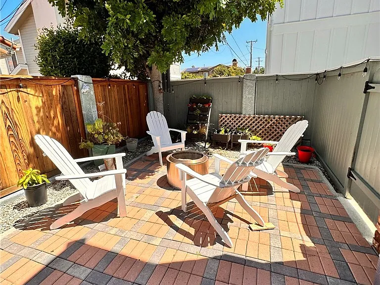 2219 Gates Ave — Photo 18