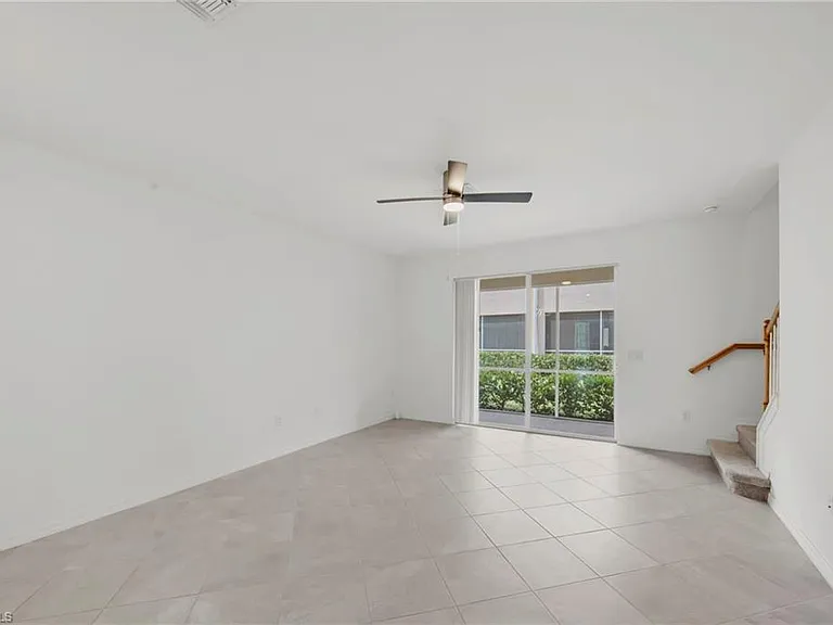 2827 Blossom Way — Photo 6