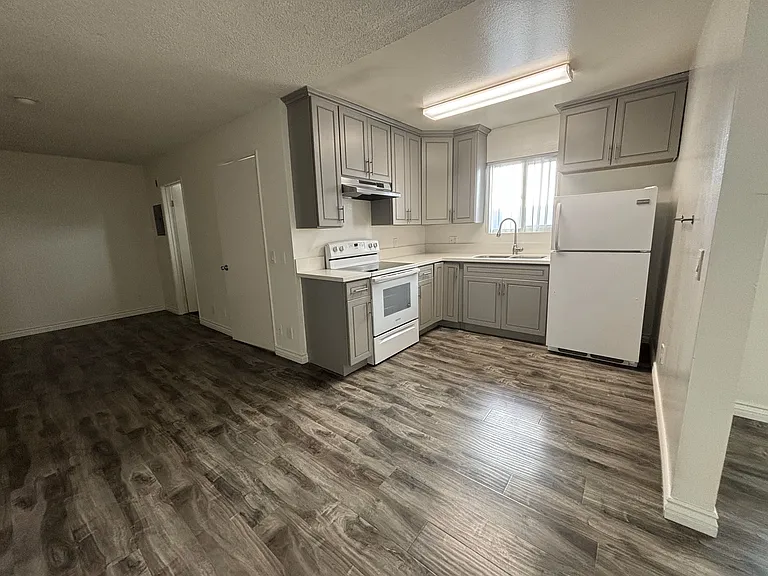 Del Rey Vista Apartments — Photo 10