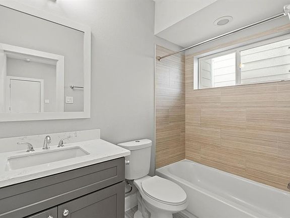 5th image of 2627 Hutchins St #2627