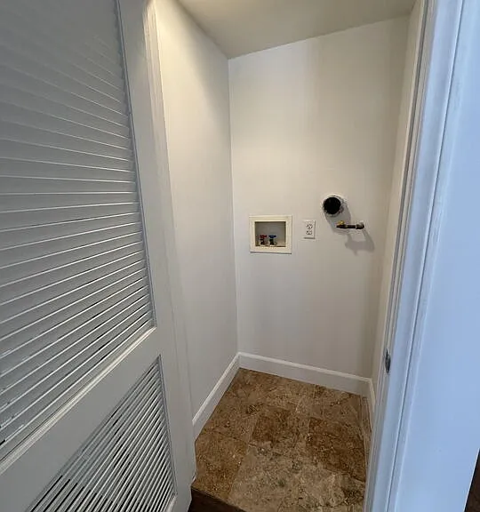 1522 Amherst Ave #101 — Photo 42