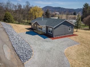 210 Klepper Ln, Rogersville, TN 37857