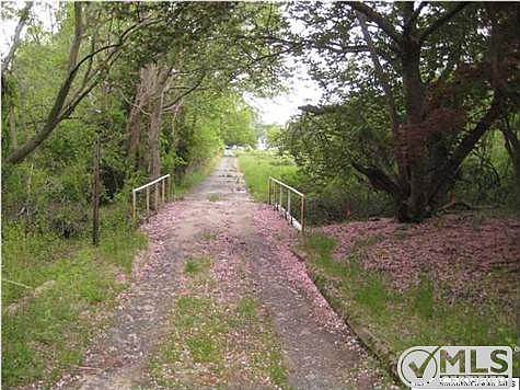 2nd image of 2040 Wayside Rd