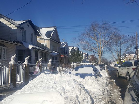 5th image of 12027 142nd St