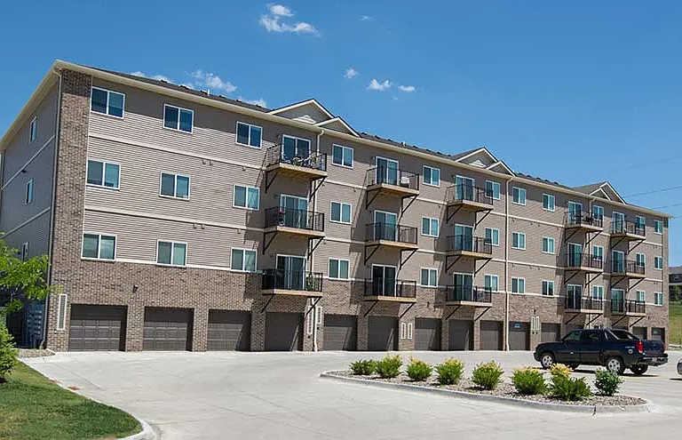 Walnut Lake Apartments — Photo 32