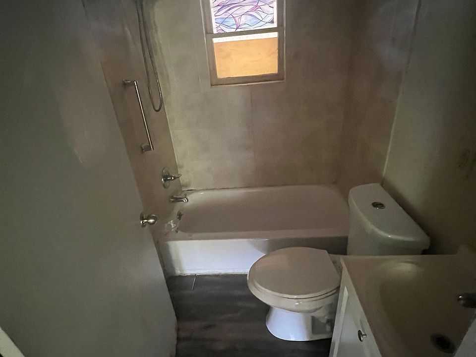 1st image of 651 W 12th St