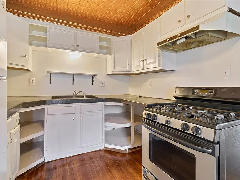 250 Sanford St — Photo 6