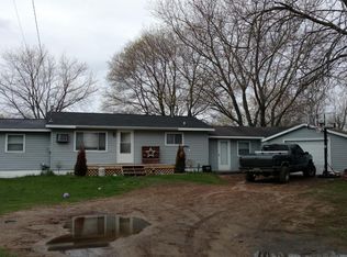 7765 N Academy Rd, Edmore, MI 48829