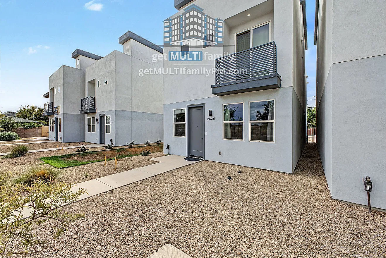 3 bed, 3.5 bath, 2110 sqft, $3,350 — Photo 3