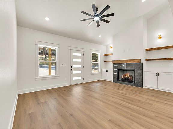 3rd image of 8313 Spruce Dr