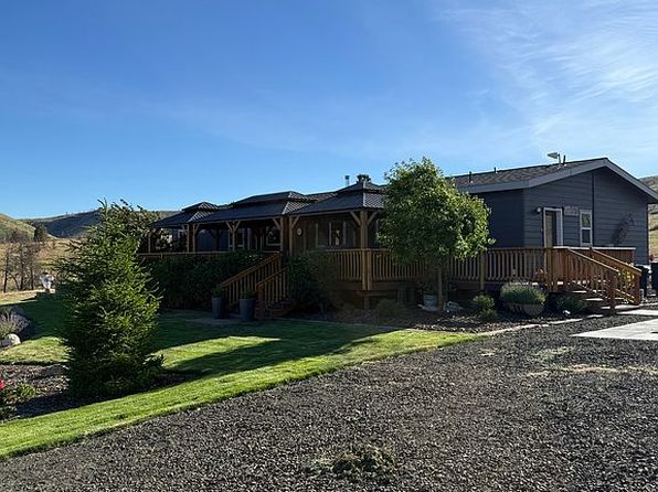 22750 Winlock Ln