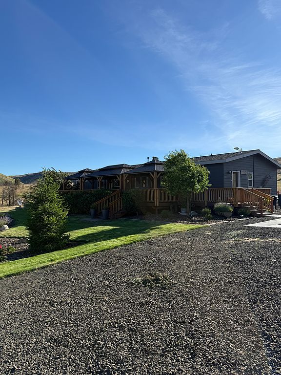 22750 Winlock Ln - Property Image