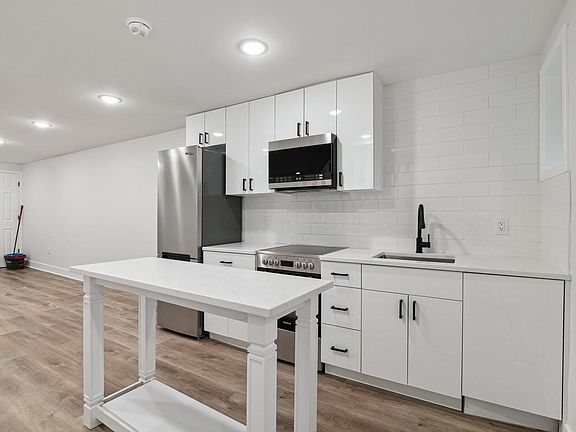 3rd image of 36 Park St #1
