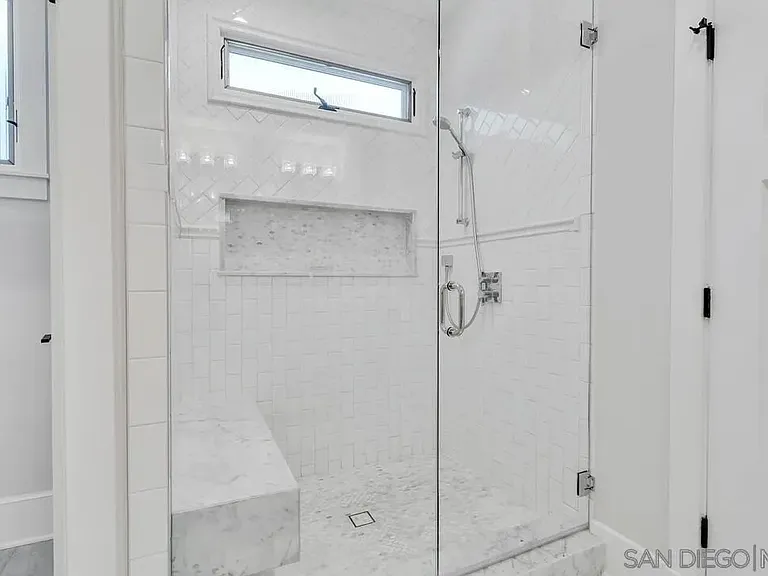 914 B Ave — Photo 42