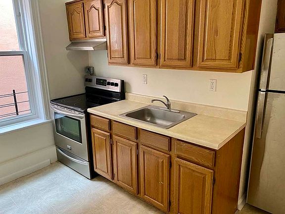 5th image of 24-54 27th St #2B