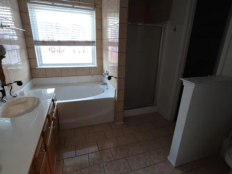 6105 Brookfall Dr — Photo 6