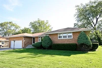 7431 S Roberts Rd photo 1