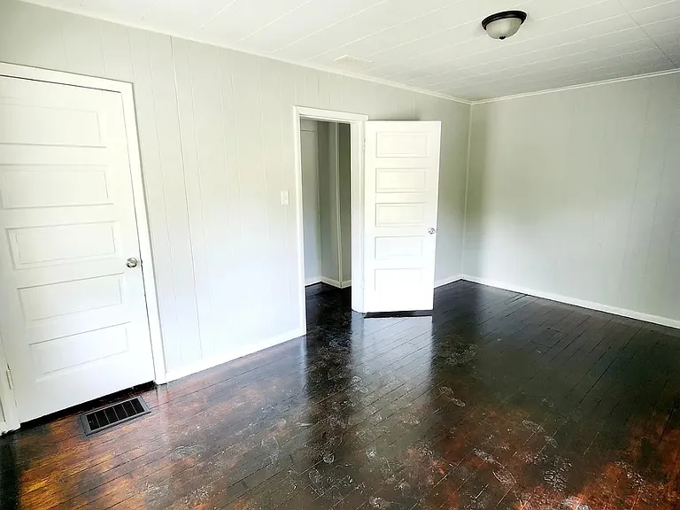 2370 Lagonda Ave — Photo 14