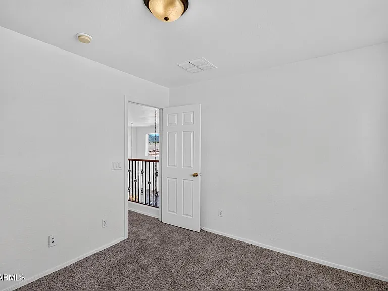 7823 S 48th Ln — Photo 27