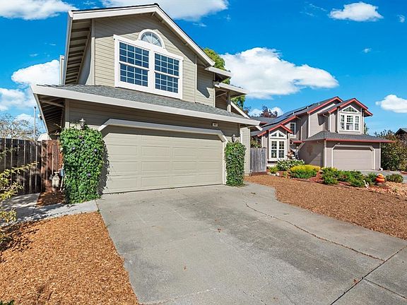 3rd image of 843 Breeze Way