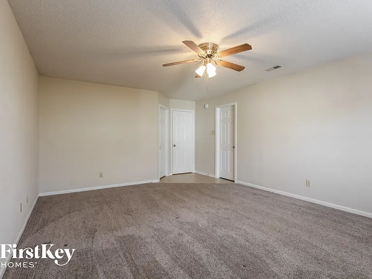9192 Huntleigh Cir — Photo 8