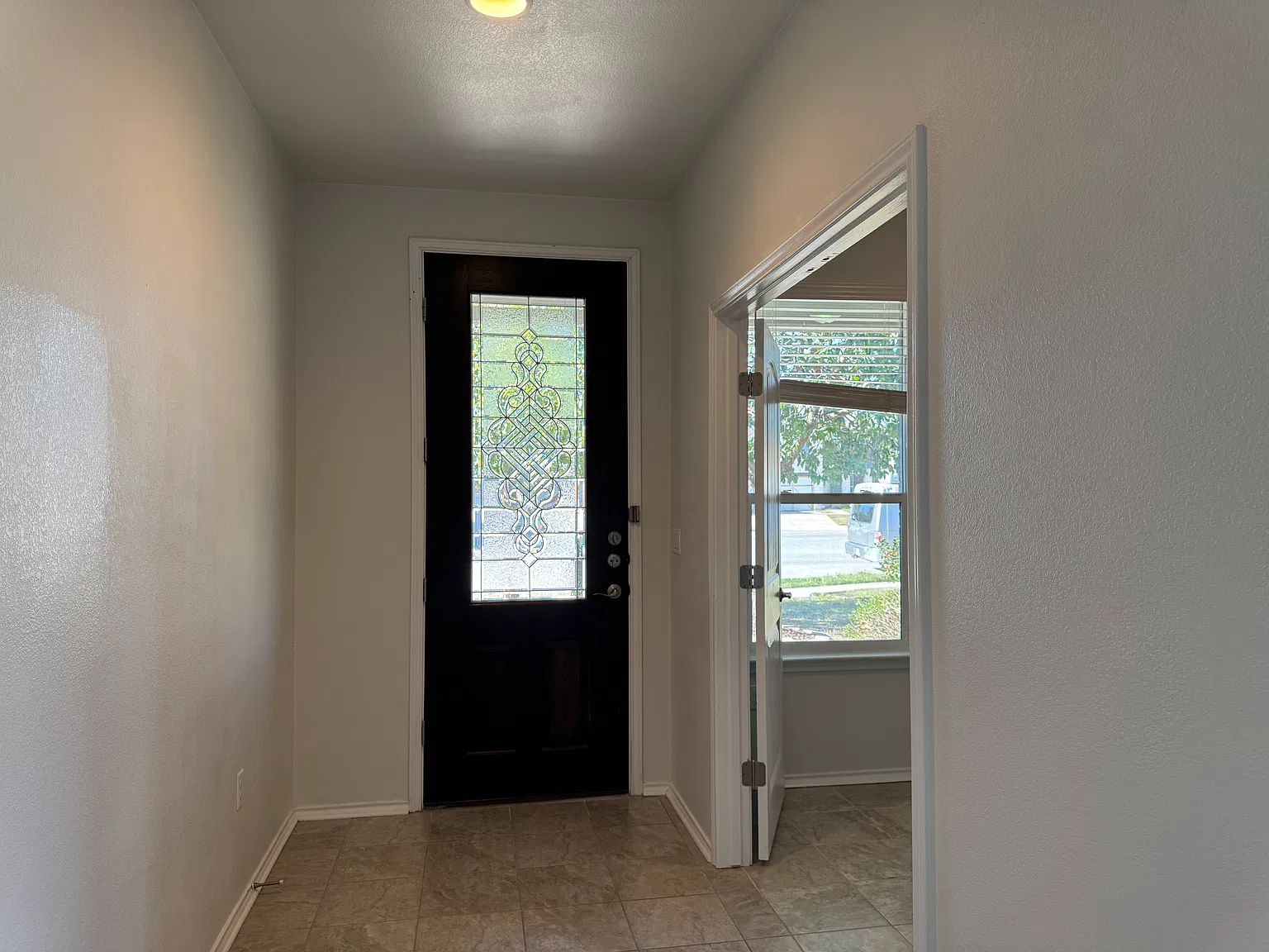 4 bed, 2781 sqft, $2,450 — Photo 2