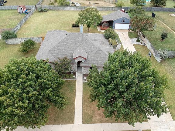 4th image of 760 High Knoll Dr