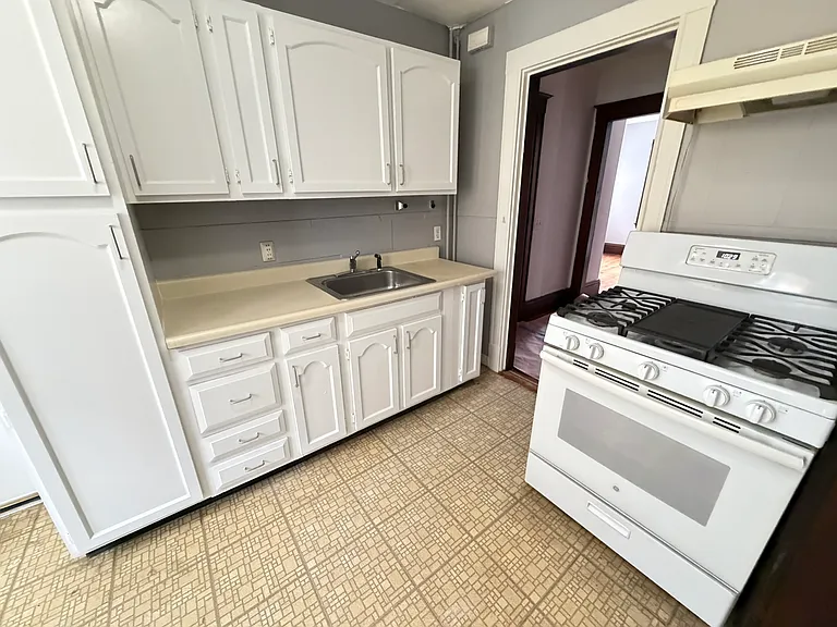 84 Charlesbank Rd — Photo 12