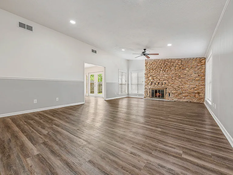 2910 Jennifer Dr — Photo 9