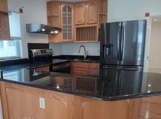 45 W 4th St, Lowell, MA 01850