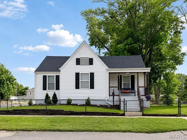 206 E Clement St, De Soto, MO 63020